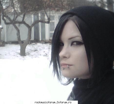 ce stiti despre acest stil???? va place??? sunteti emo ?? 

>>> yo acum am cam adoptat stilul emo.