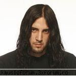 din 2004, din cauza unei boli de sange si a in timpul turneelor, bateristul opeth, martin lopez, a