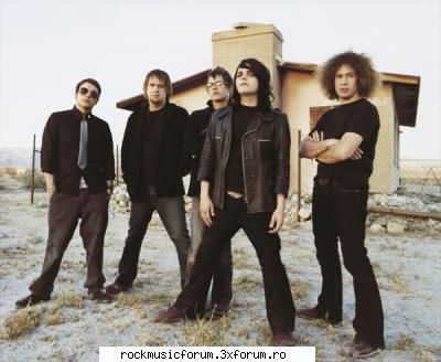 chemical romance ati auzit baietii!!! mai ales frank gerard iar melodiile cele mai tari the gost