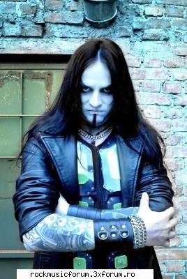 cradle filth sunt cam primi din black recunosc acuma albume shit dar totusi merg...in fine dimmu mai