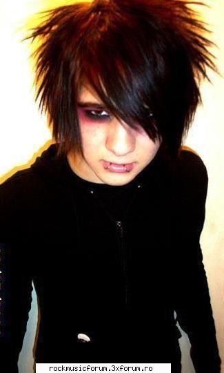 sonny moore yea know him super cute pun poze ..::Gothic Admin::..